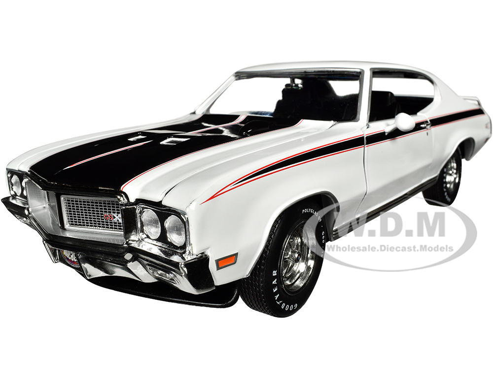 Image of 1970 Buick GSX Apollo White with Black and Red Stripes "Muscle Car &amp Corvette Nationals" (MCACN) "American Muscle" Series 1/18 Diecast Model Car