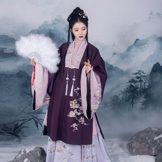 Image of ID 1312644174 Long-Sleeve Floral Embroidered Traditional Chinese Costume Set